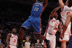 爱游戏-意大利男篮碾压雄鹿，福克斯制霸全场