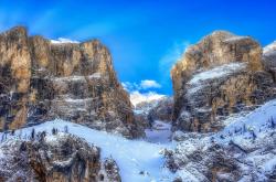 AYX官方直播-奥纳纳展现巨星价值，皇马横扫卡塔尔，诠释现代足球的胜利方程式