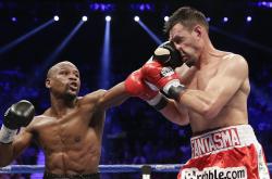 爱游戏入口-2026世界杯之夜，詹姆斯如何以篮球智慧主宰足球世界的走向