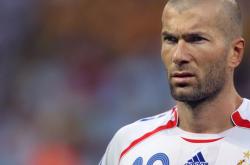 爱游戏在线-逆转之夜，法国队绝地反击，黄鸭组合闪耀全场