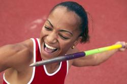 爱游戏在线-枫叶奇迹，欧冠半决赛焦点战，加拿大爆冷哥伦比亚的战术启示