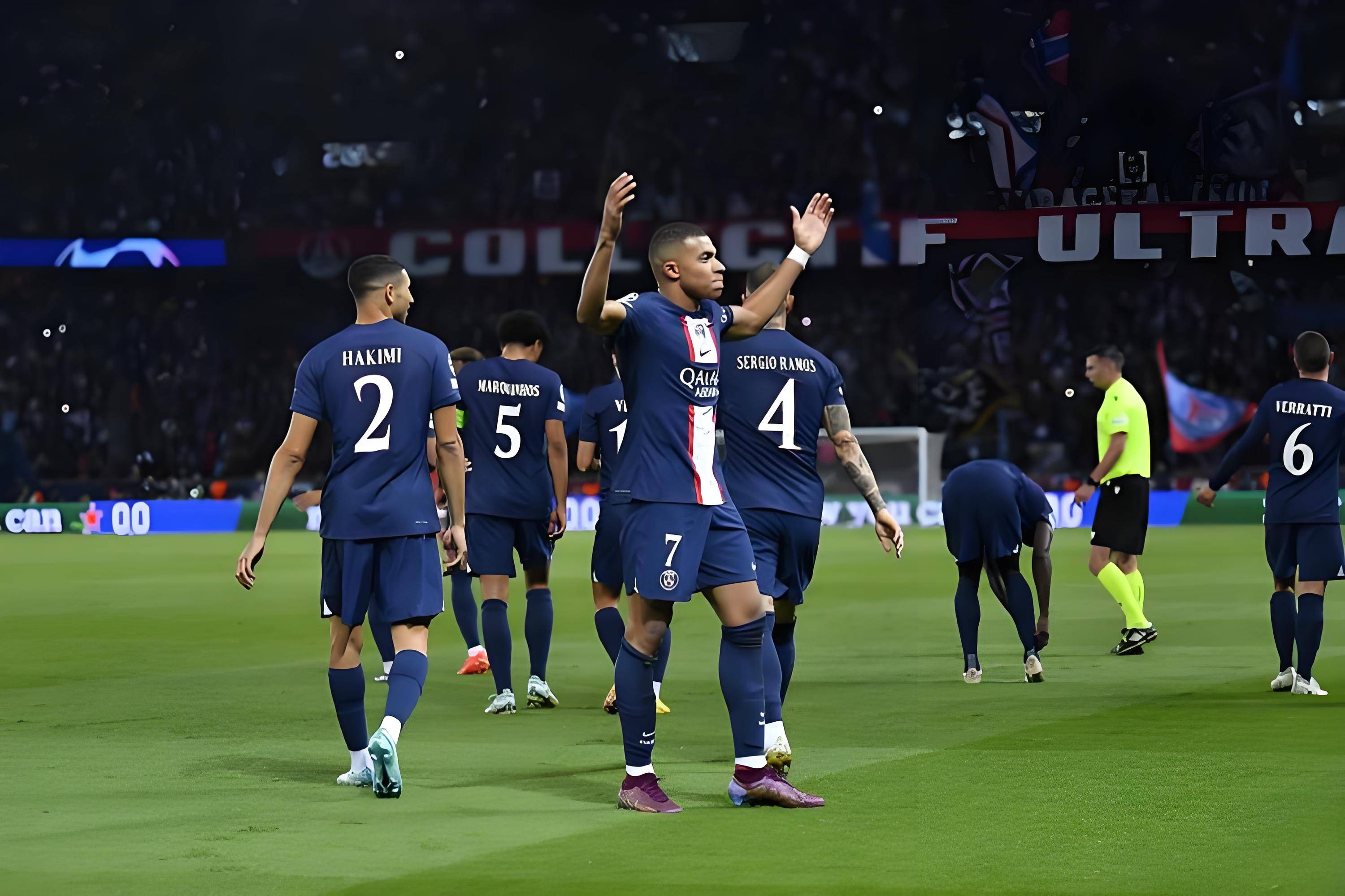 关于小组头名，巴黎圣日耳曼晋级淘汰赛的信息