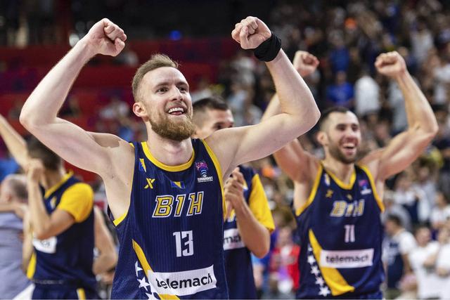 包含斯洛文尼亚意外击败波黑立于不败之地的词条 包含斯洛文尼亚意外击败波黑立于不败之地的词条