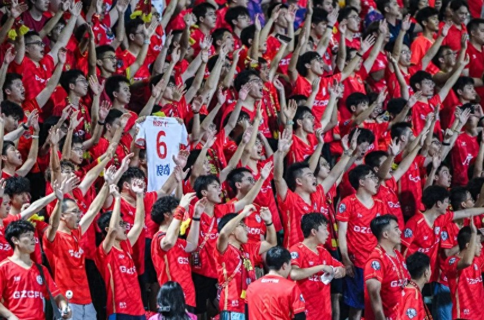 中超劲旅迎战世界强队,备受挑战与考验 中超劲旅迎战世界强队,备受挑战与考验