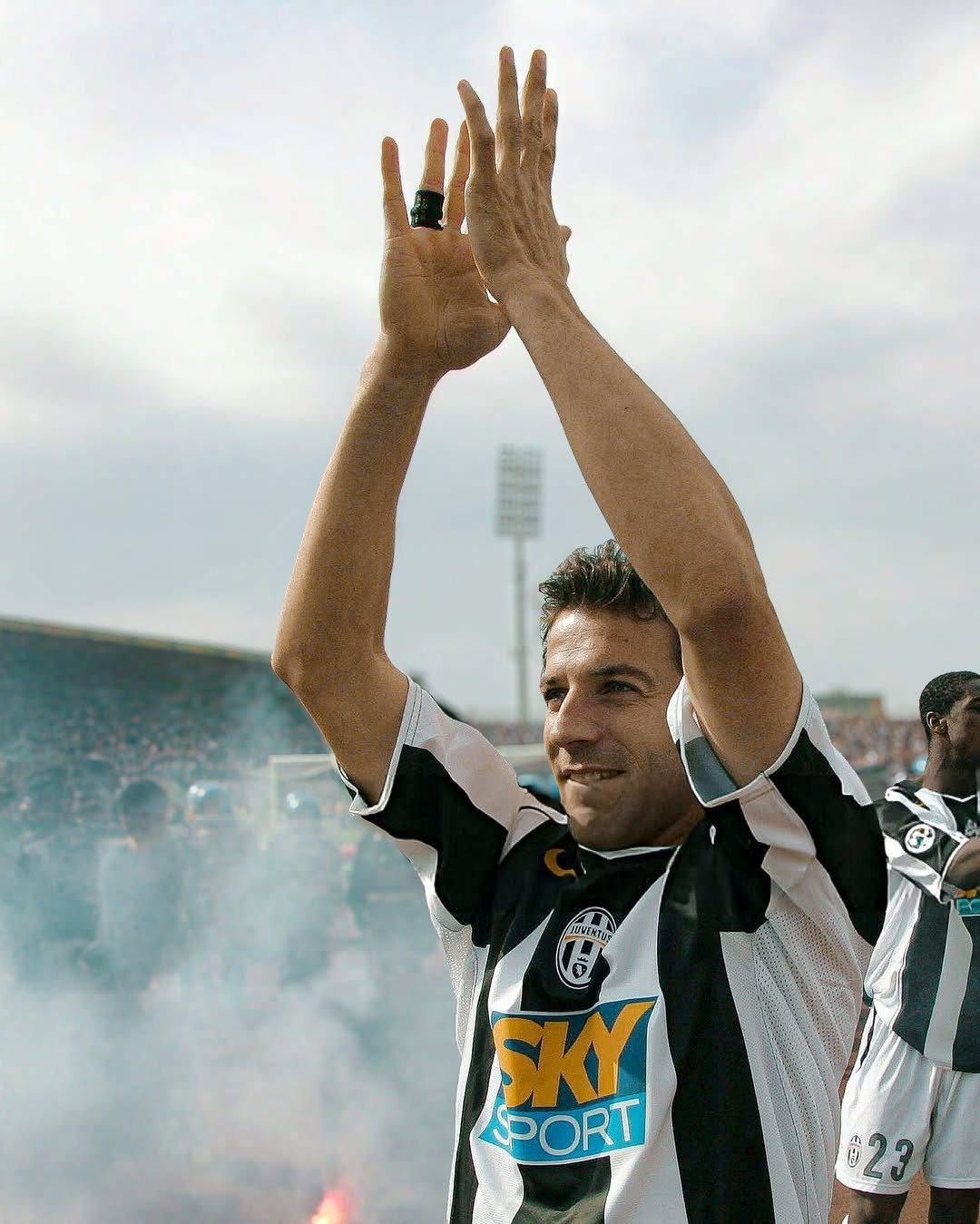 关于佛罗伦萨中卫转会尤文图斯,引发球迷热议的信息 关于佛罗伦萨中卫转会尤文图斯,引发球迷热议的信息