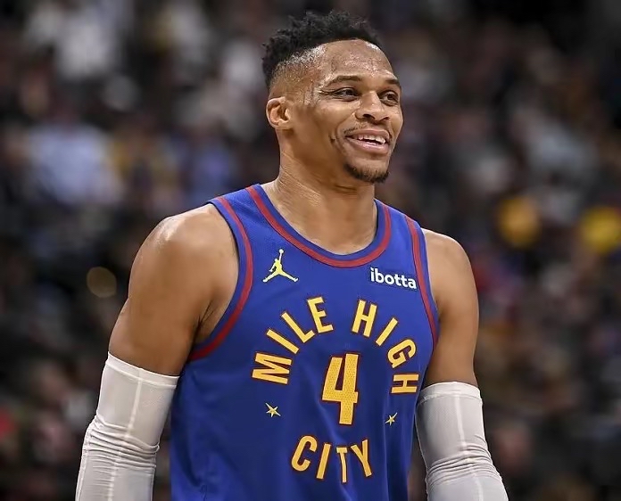 包含76人险胜山东队，约基奇高光表现的词条