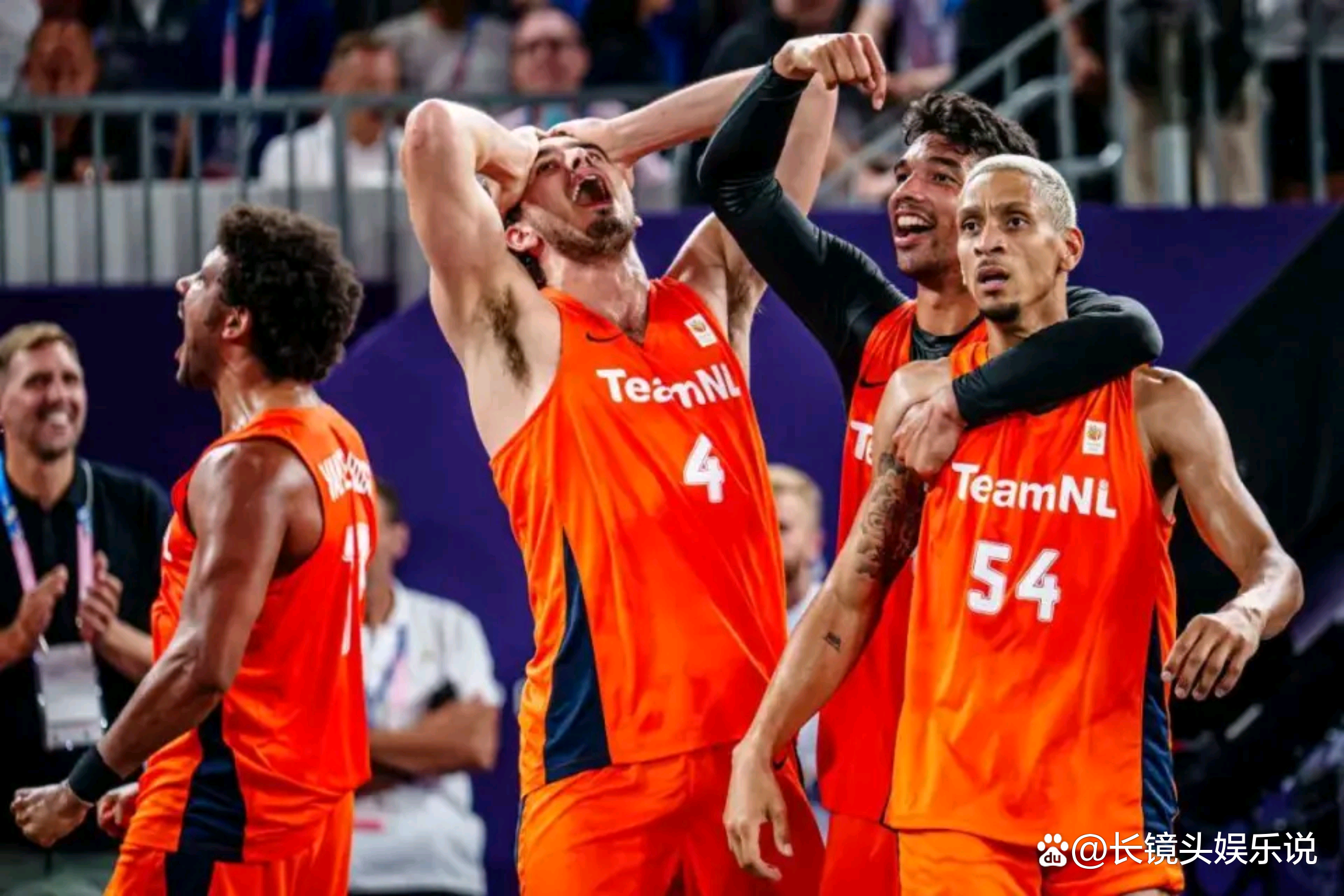 关于荷兰横扫马赛,莱万扛起全队的信息 关于荷兰横扫马赛,莱万扛起全队的信息