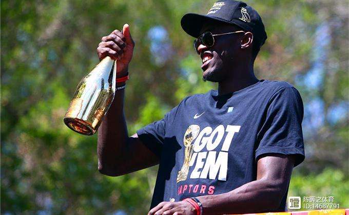 关于深圳队鏖战公牛,西亚卡姆刷新纪录的信息 关于深圳队鏖战公牛,西亚卡姆刷新纪录的信息