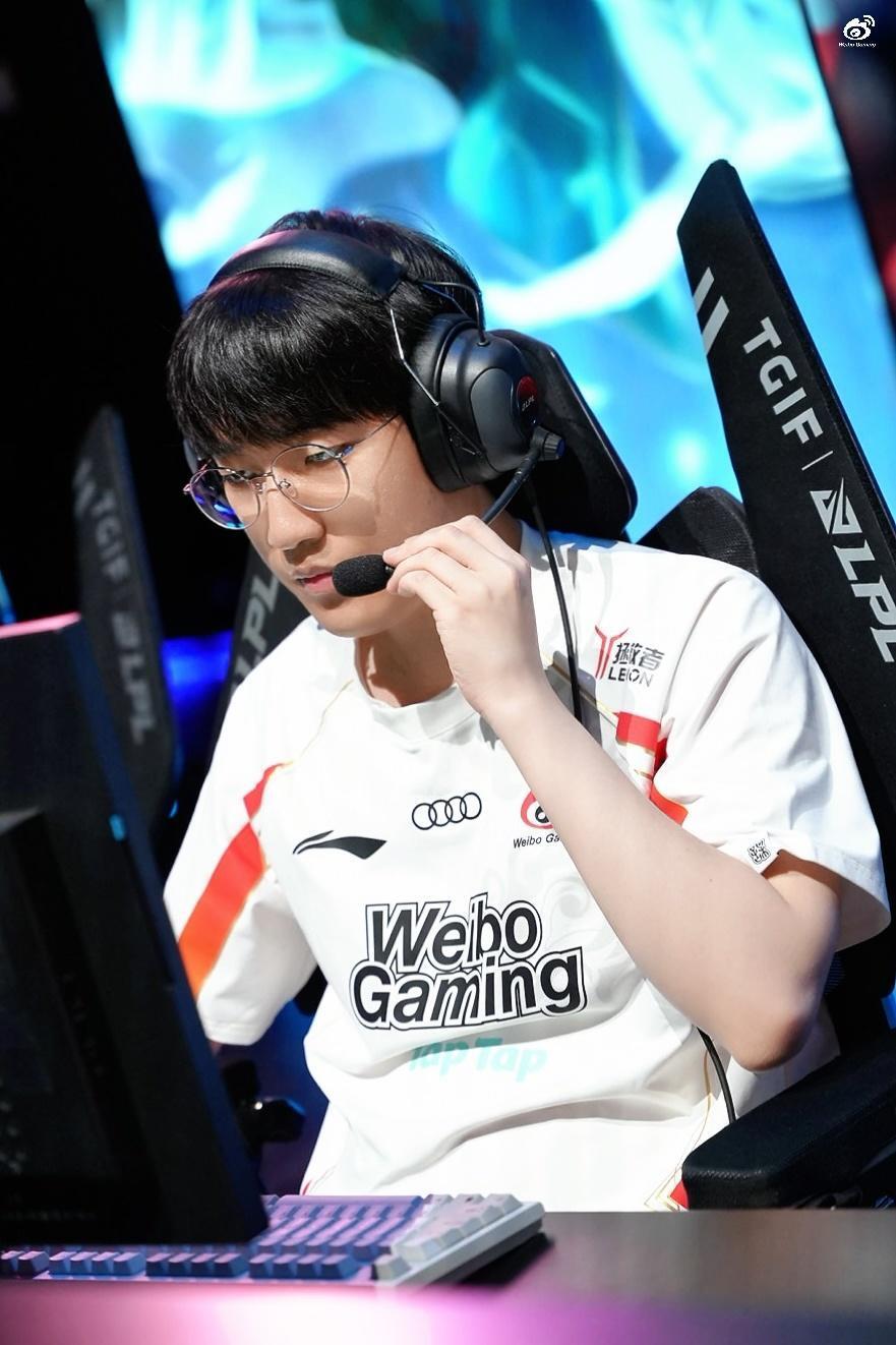 关于BLG力克FLY,Tarzan一己之力扛起全队的信息 关于BLG力克FLY,Tarzan一己之力扛起全队的信息