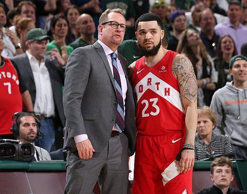 山东队横扫篮网,范弗利特惊艳四座的简单介绍 山东队横扫篮网,范弗利特惊艳四座的简单介绍