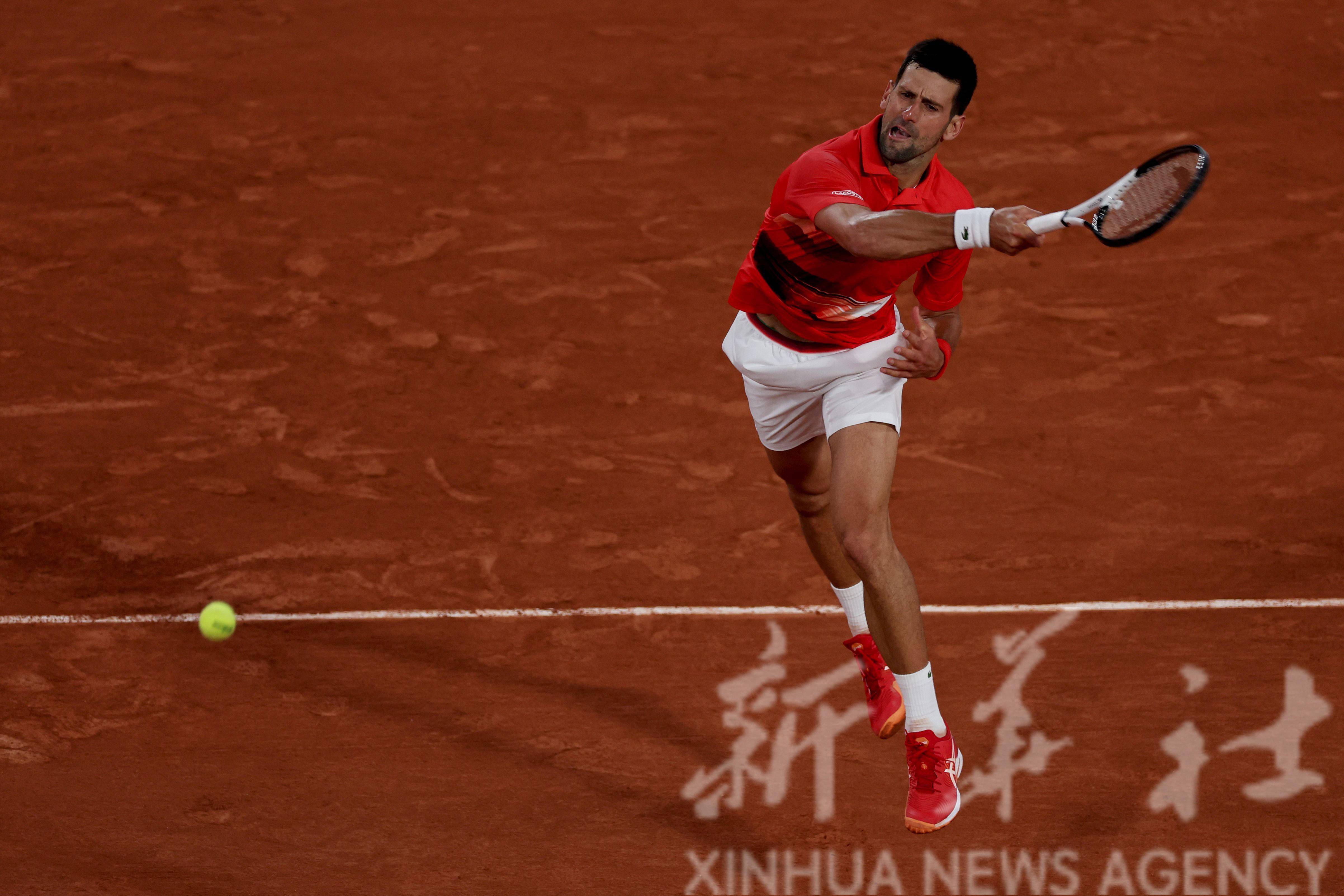 英国网球队险胜日本网球队，西西帕斯三分雨点燃全场的简单介绍