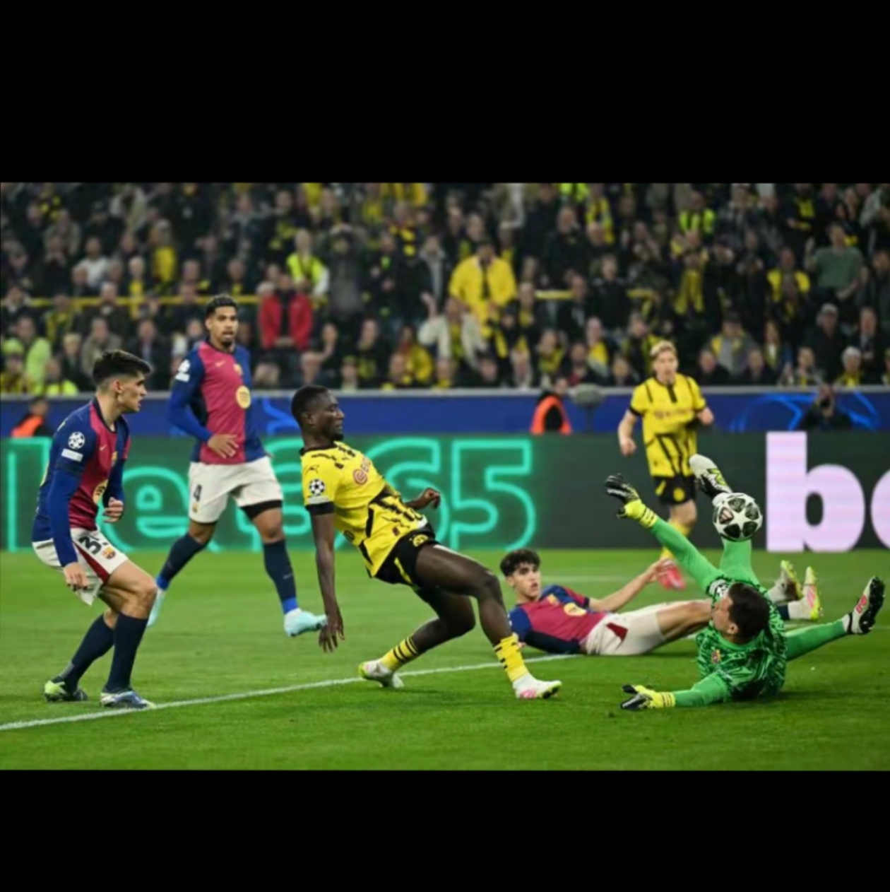 关于葡萄牙鏖战法国，萨内打破历史纪录的信息