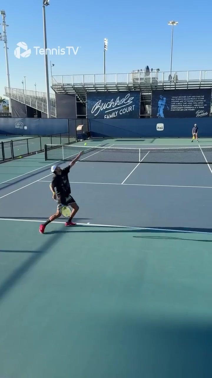 德国网球队完胜日本网球队，克耶高斯一己之力扛起全队的简单介绍