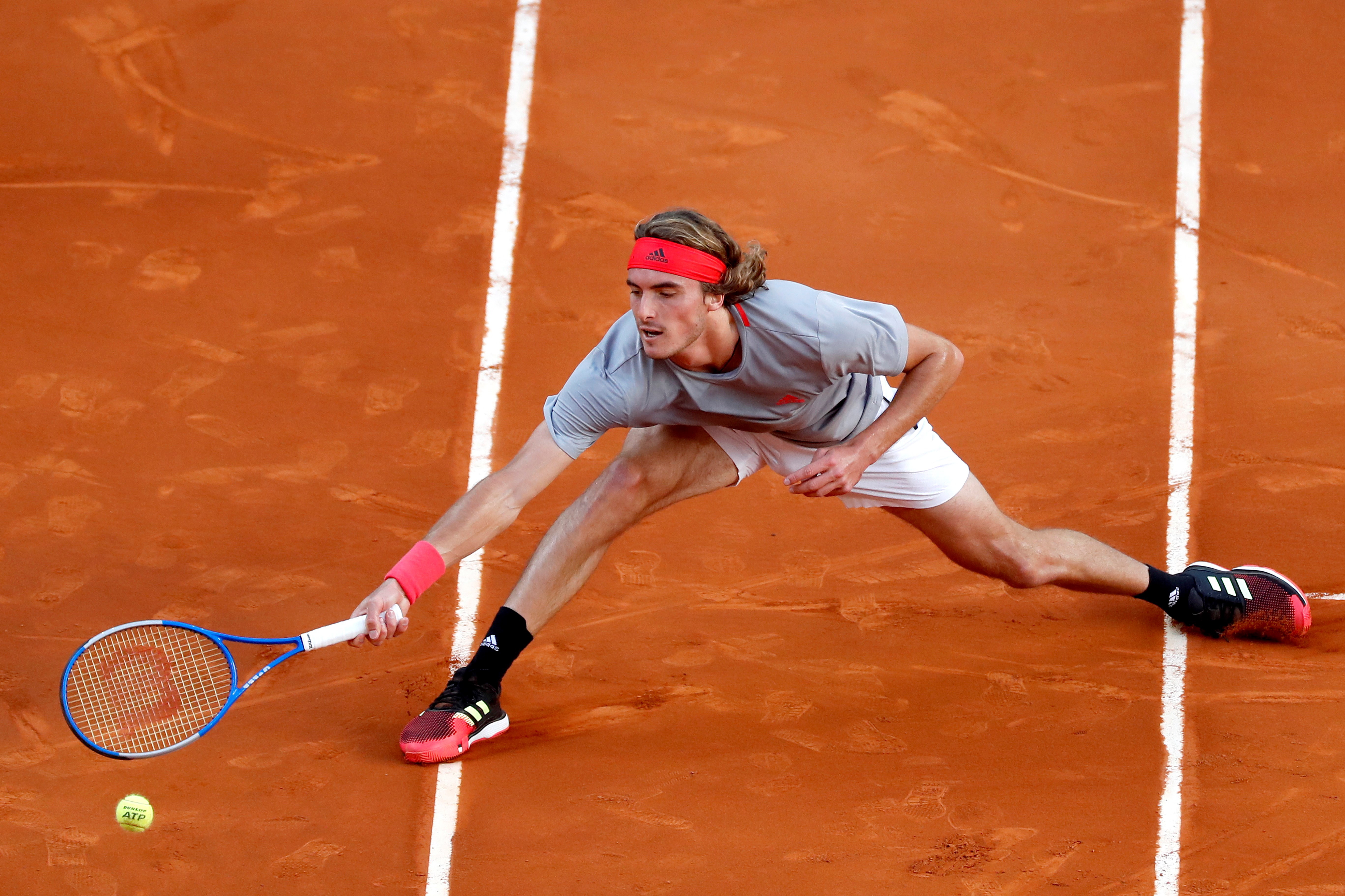 欧洲网球队轻取德国网球队，西西帕斯统治全场