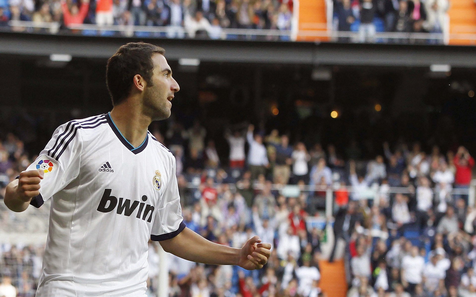 美加墨世界杯焦点战前瞻，贝蒂斯绿色洪流能否冲垮利物浦的钢铁防线？