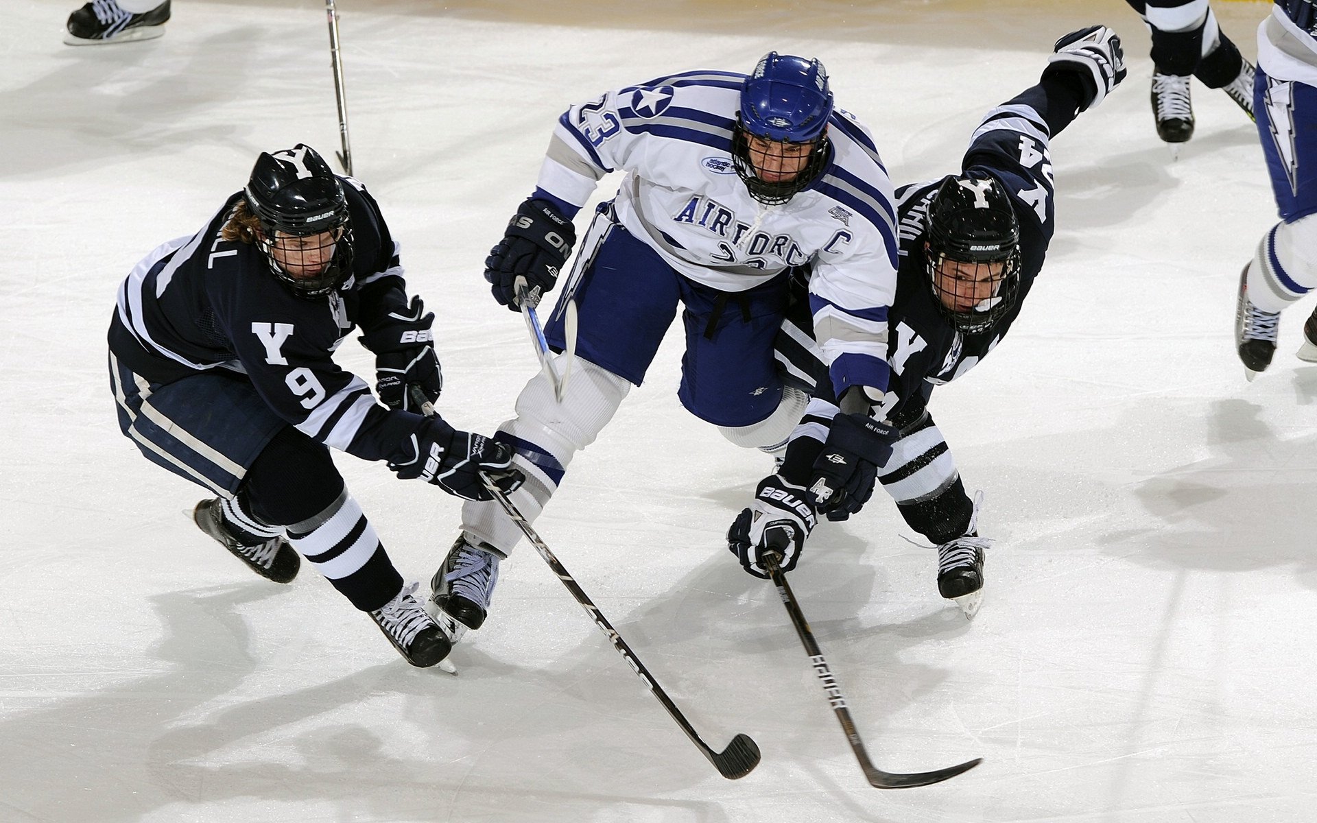 赛道与球场，杜兰特在F1揭幕战之夜的完美跨界演出